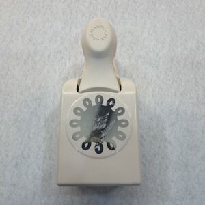 Martha Stewart Crafts Looped Sunburst Flower Frame Large Lever Paper Punch